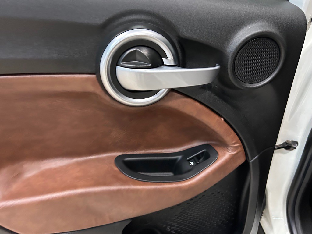 2016 FIAT 500 Image 35