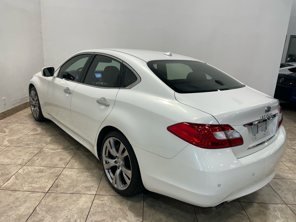 2013 INFINITI M37 Image 9