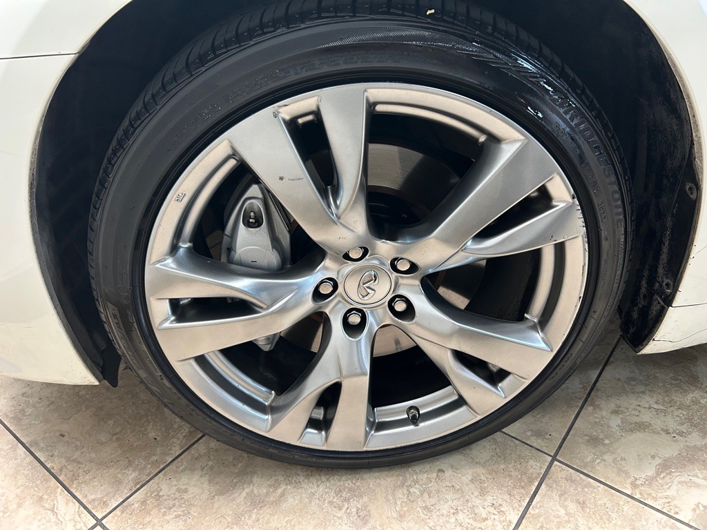 2013 INFINITI M37 Image 10