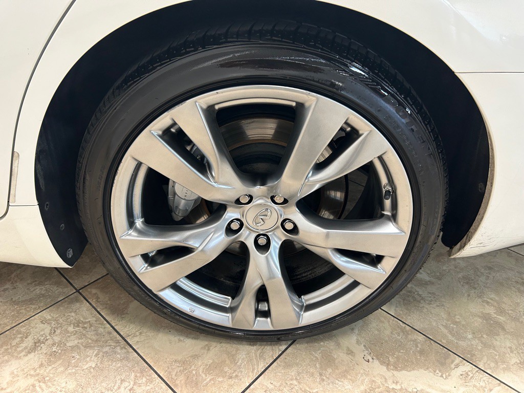 2013 INFINITI M37 Image 11