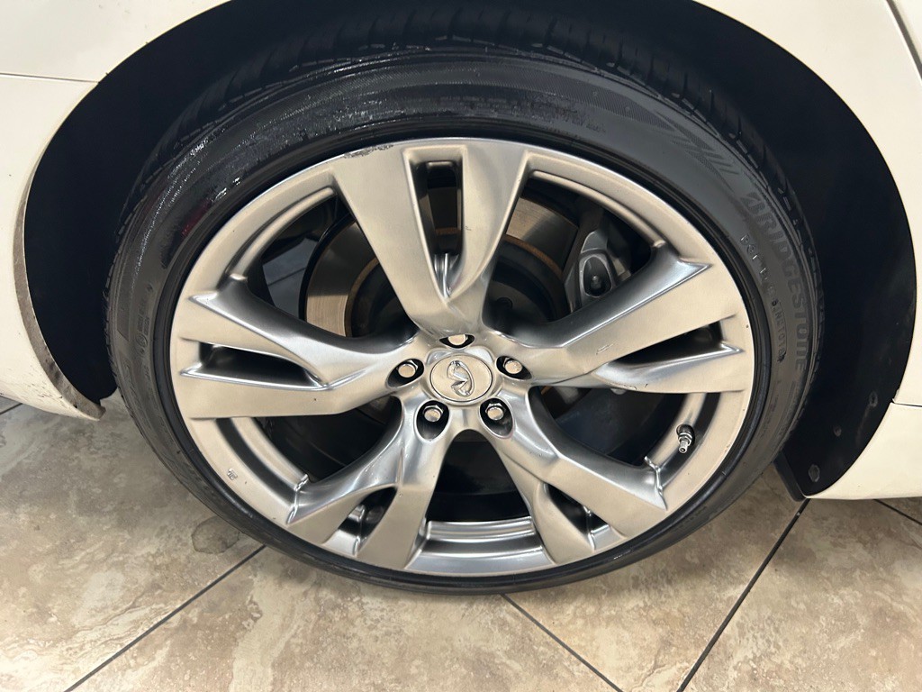 2013 INFINITI M37 Image 13