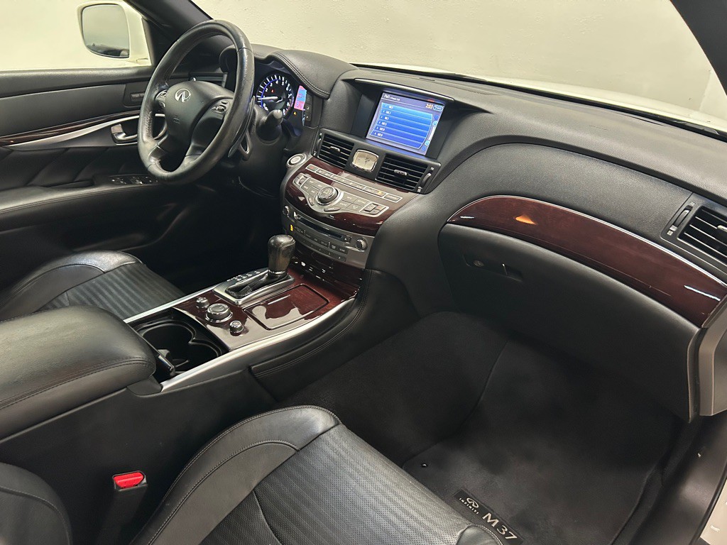 2013 INFINITI M37 Image 30