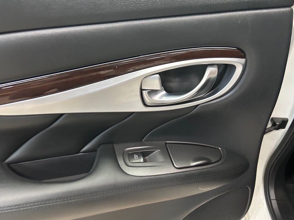 2013 INFINITI M37 Image 34