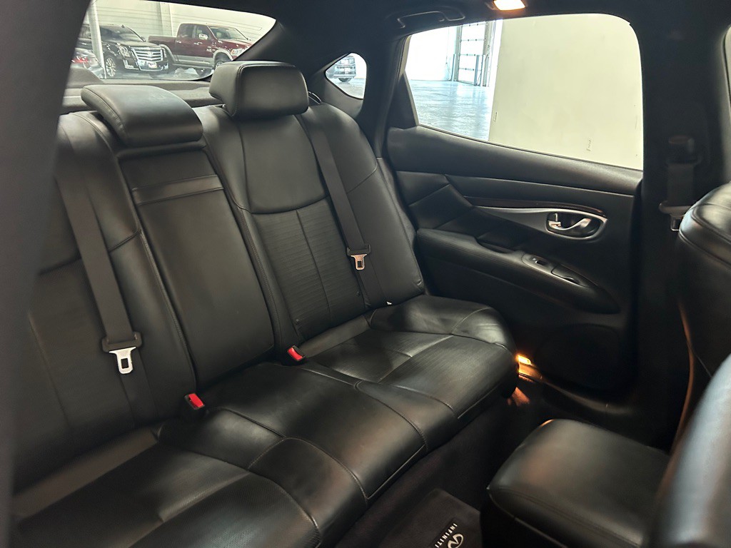 2013 INFINITI M37 Image 40