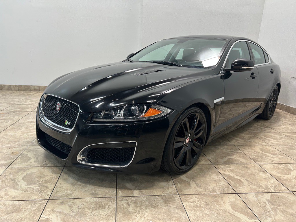 2014 Jaguar XF Image 1