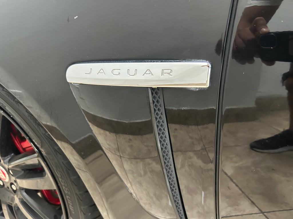 2014 Jaguar XF Image 11