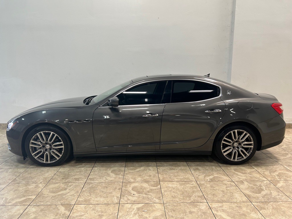 2017 Maserati Ghibli Image 2