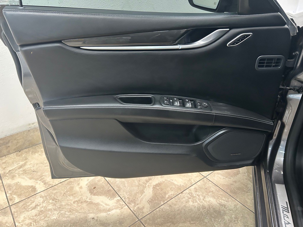 2017 Maserati Ghibli Image 14