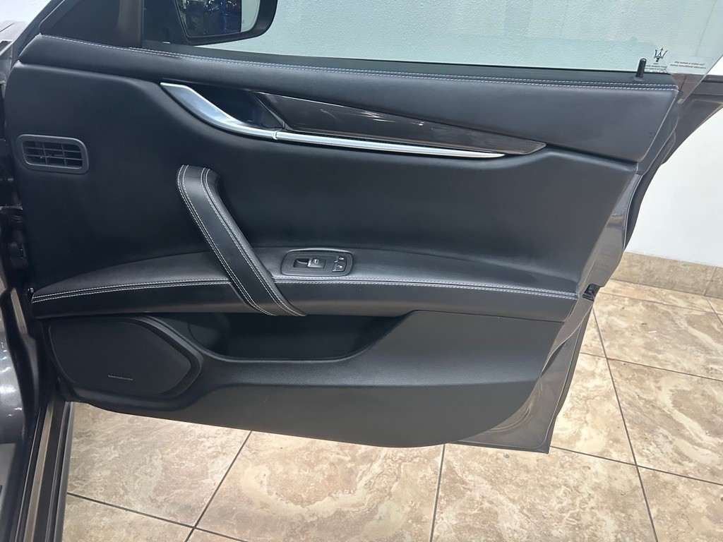 2017 Maserati Ghibli Image 27