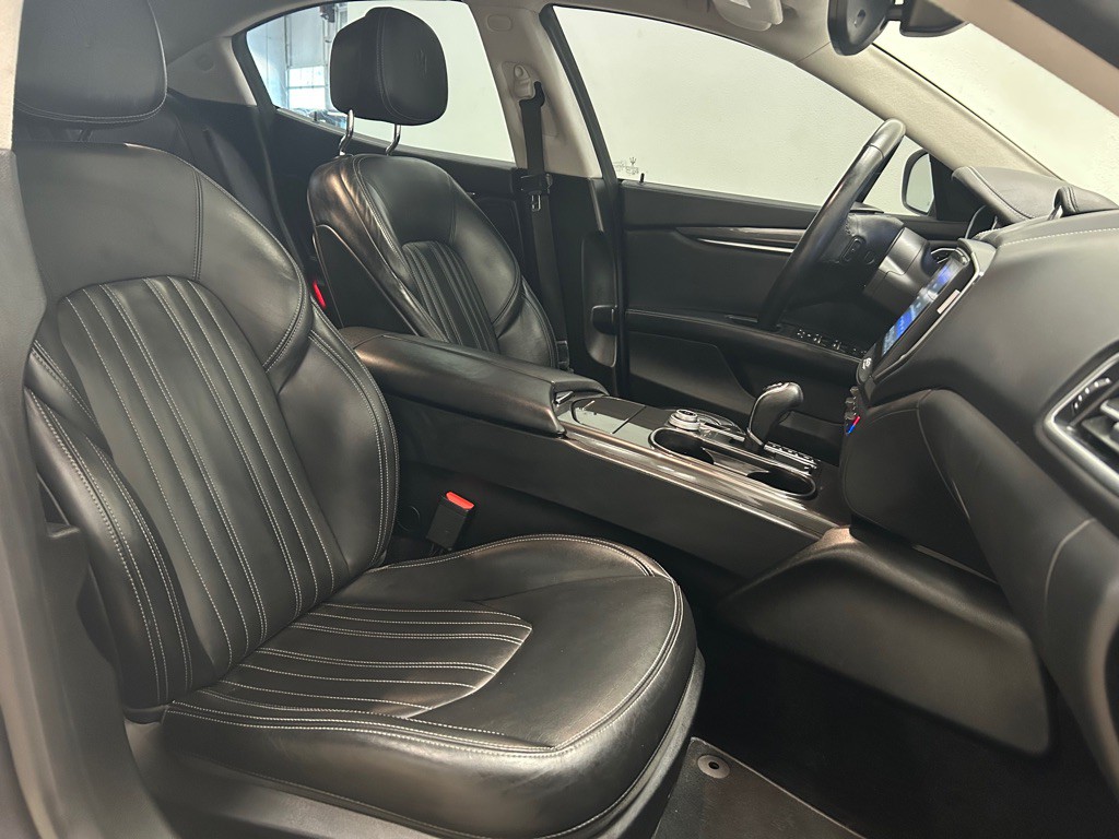 2017 Maserati Ghibli Image 30