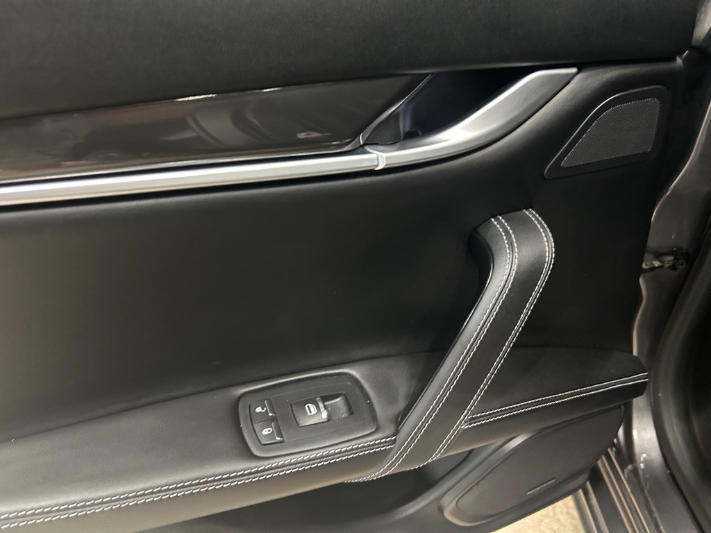 2017 Maserati Ghibli Image 33