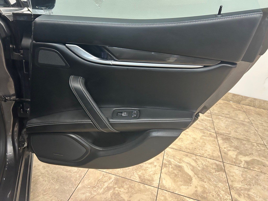 2017 Maserati Ghibli Image 36