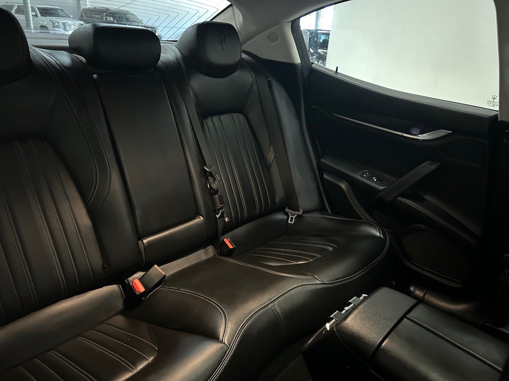 2017 Maserati Ghibli Image 39