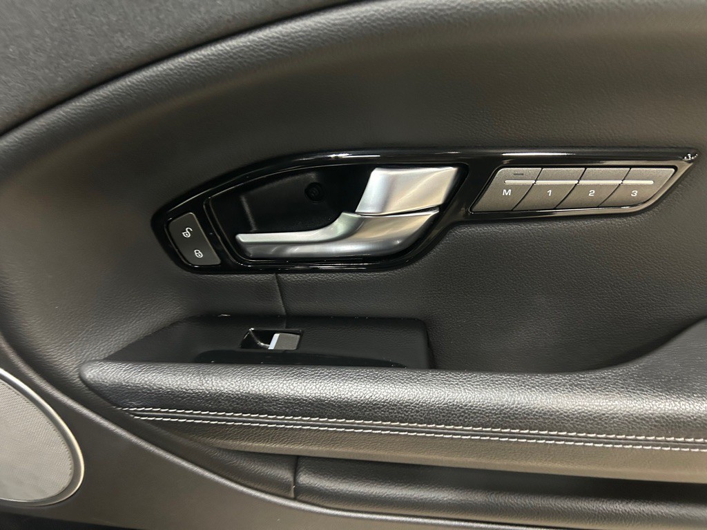 2018 Land Rover Range Rover Evoque Image 22