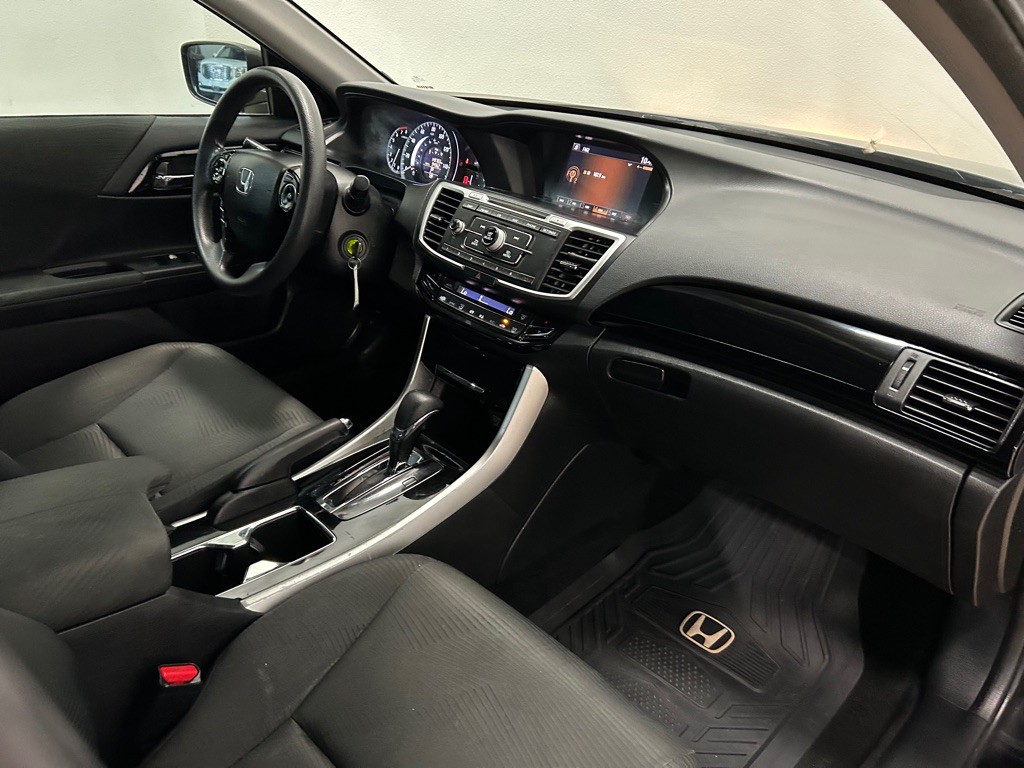 2016 Honda Accord Image 29
