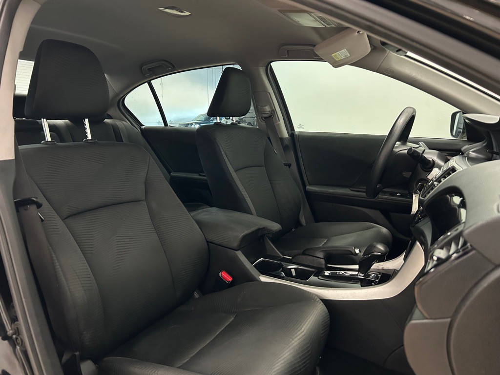 2016 Honda Accord Image 30