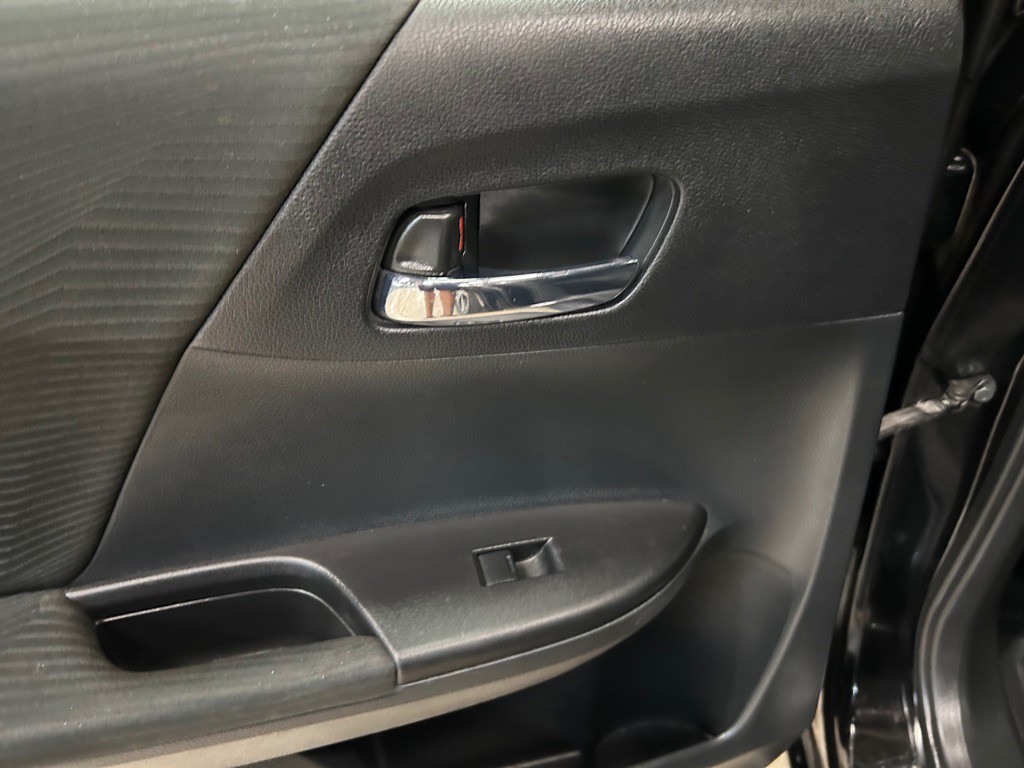 2016 Honda Accord Image 33