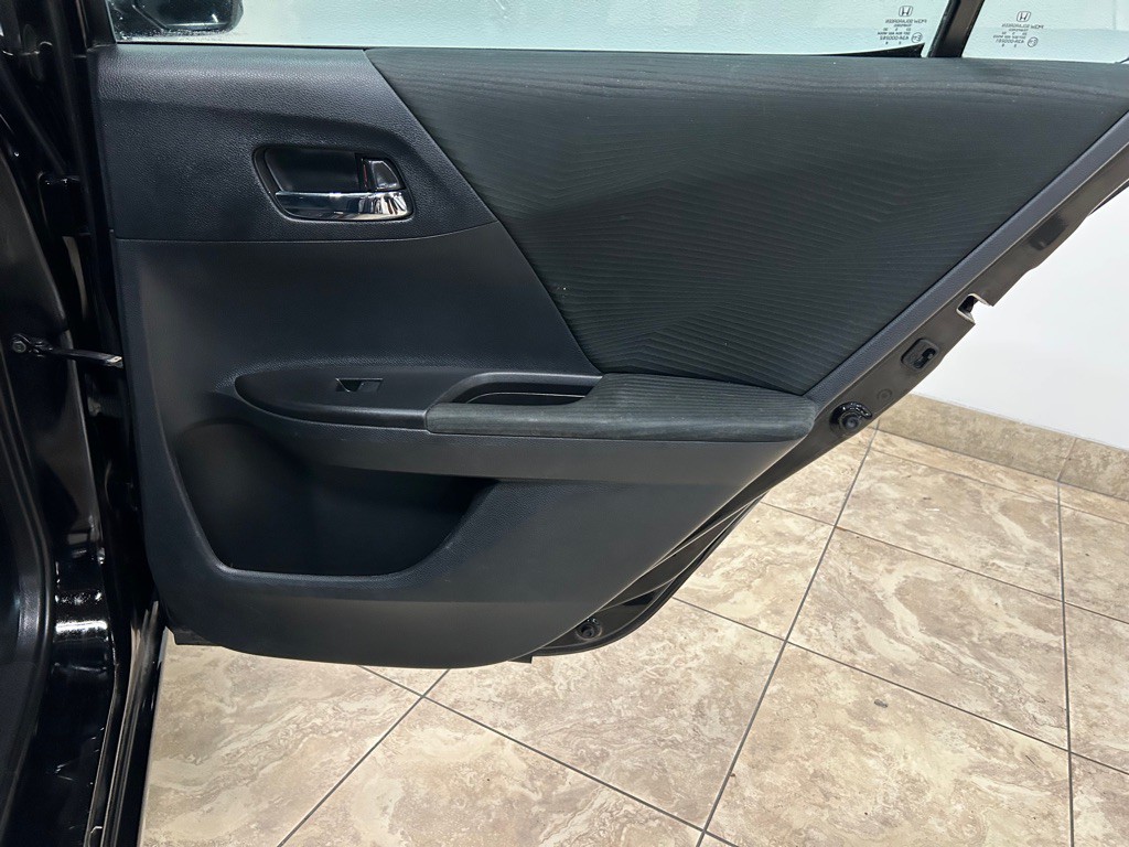 2016 Honda Accord Image 36