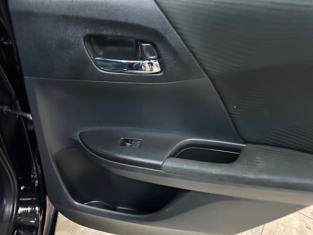 2016 Honda Accord Image 37