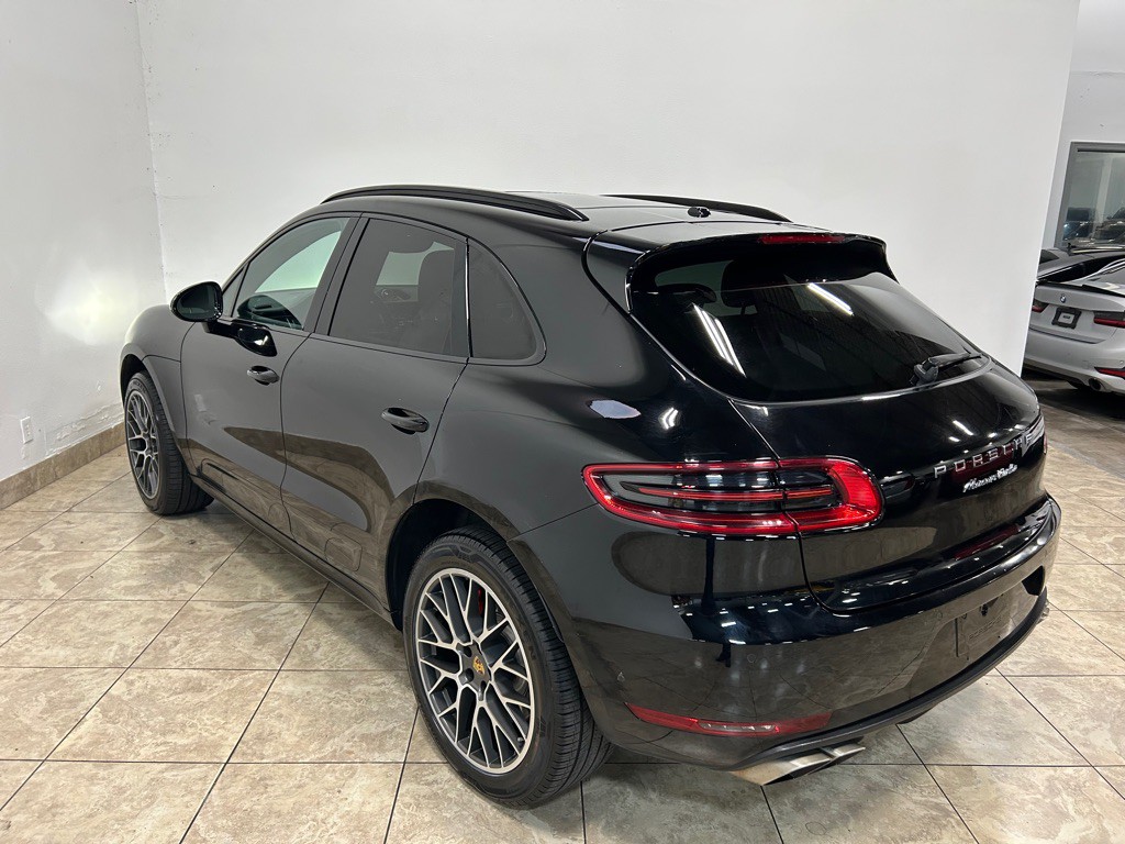 2015 Porsche Macan Image 8