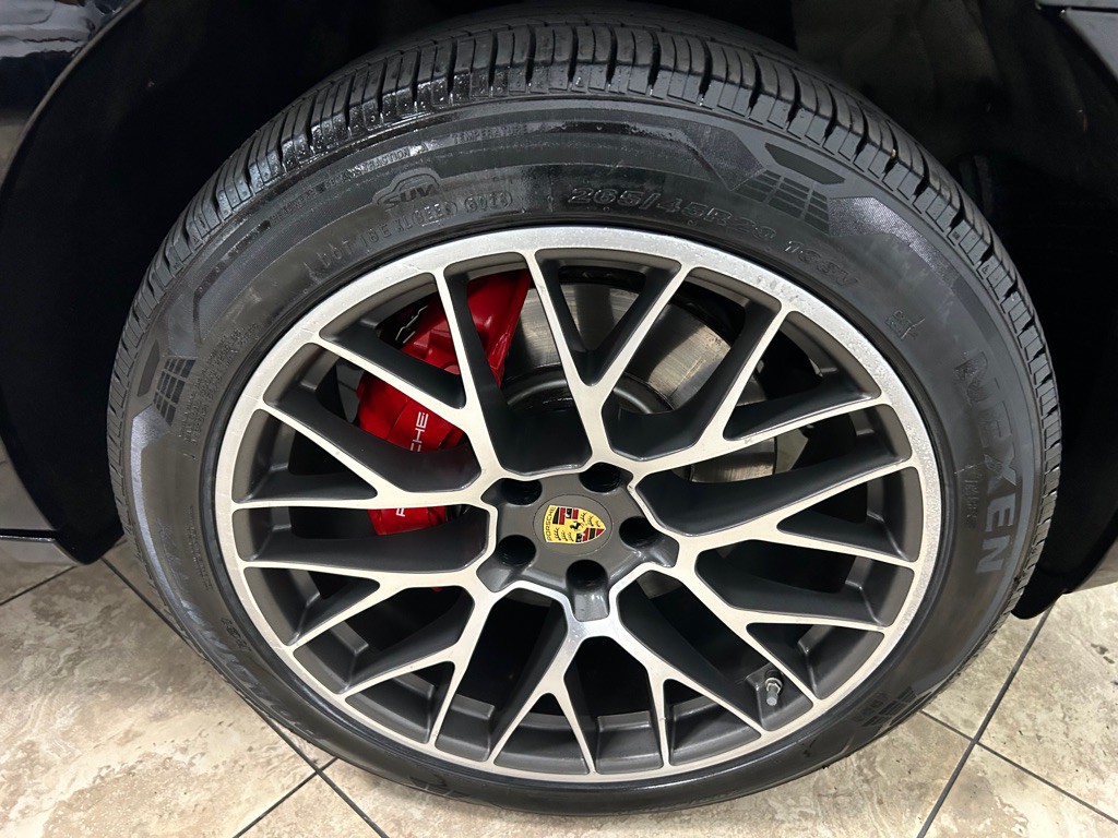 2015 Porsche Macan Image 12