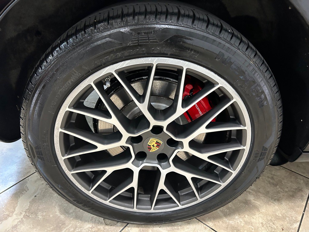2015 Porsche Macan Image 13