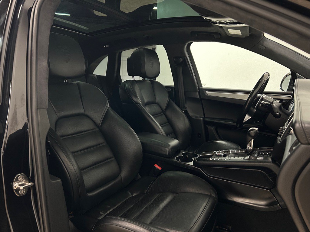 2015 Porsche Macan Image 29