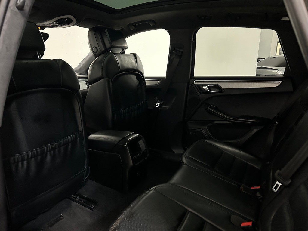2015 Porsche Macan Image 33