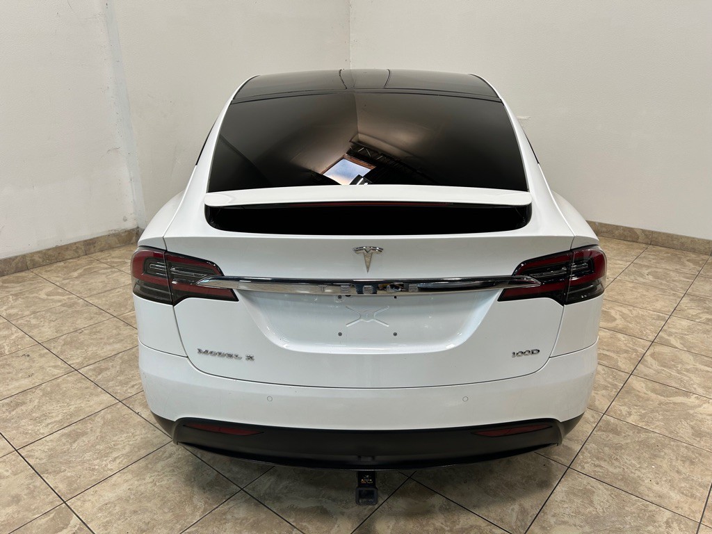 2019 Tesla Model X Image 8