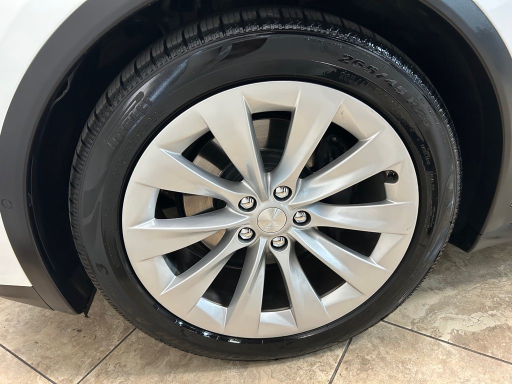 2019 Tesla Model X Image 10