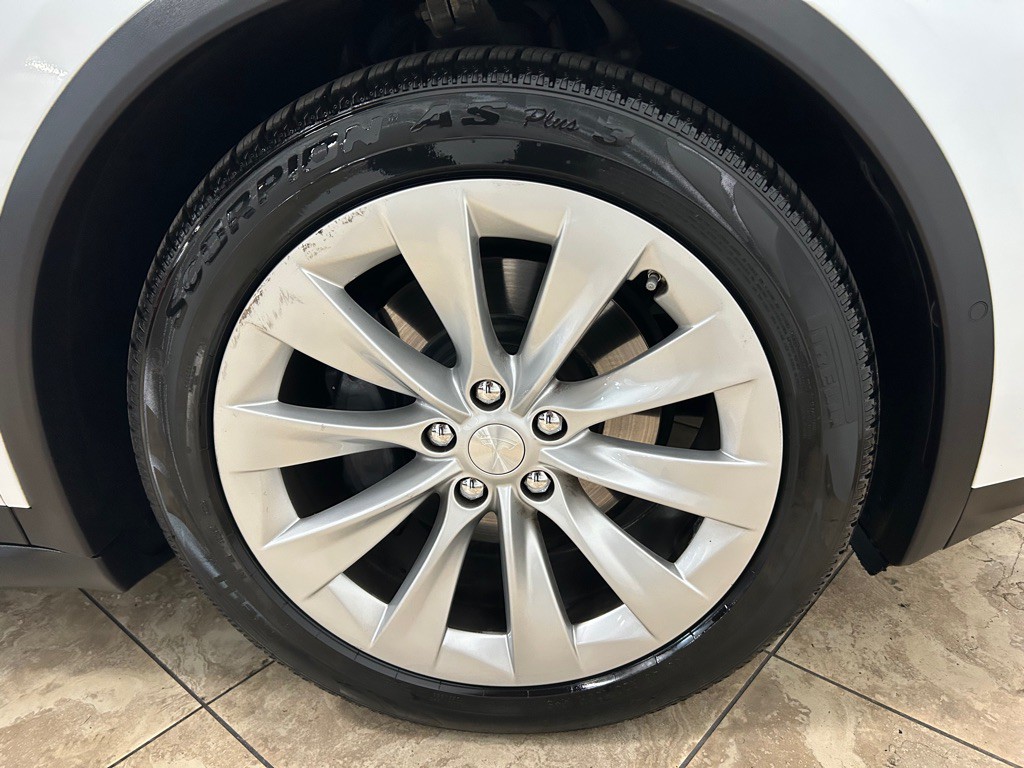 2019 Tesla Model X Image 12