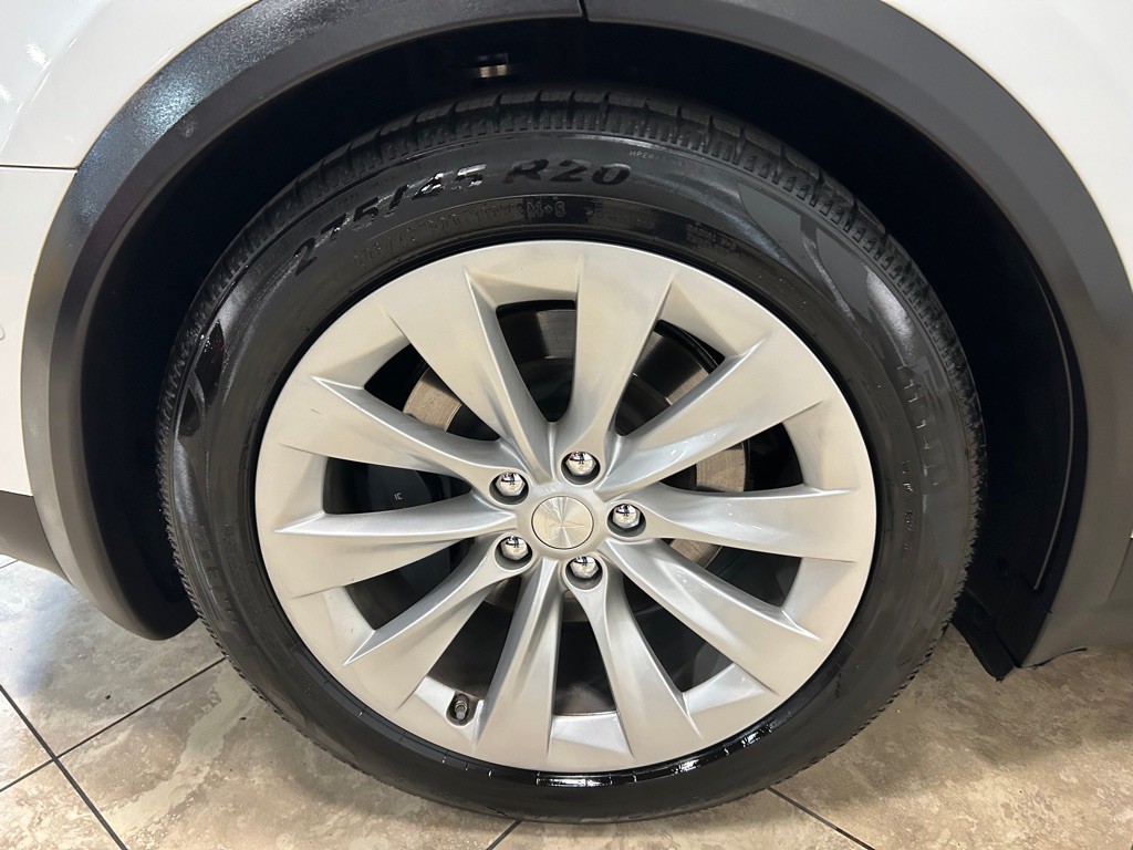 2019 Tesla Model X Image 13