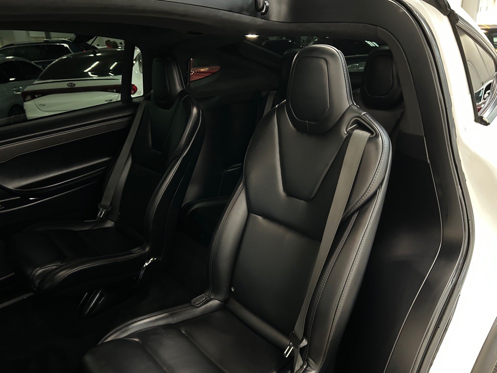 2019 Tesla Model X Image 40