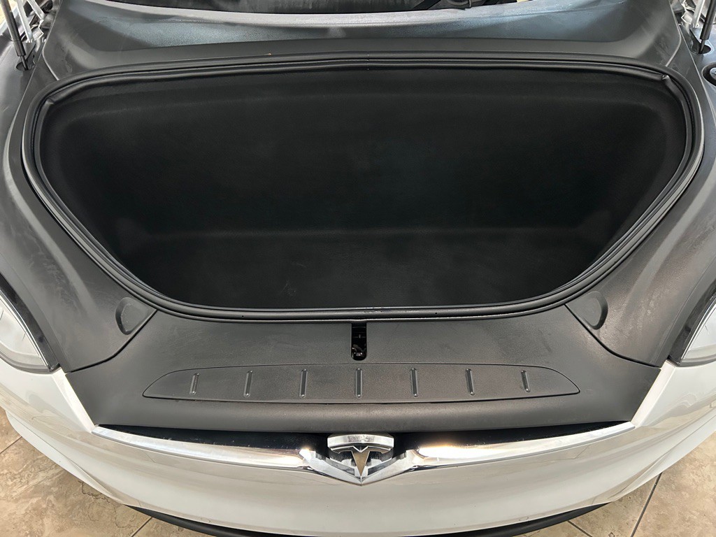 2019 Tesla Model X Image 46