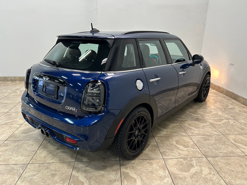 2016 MINI Cooper Image 7