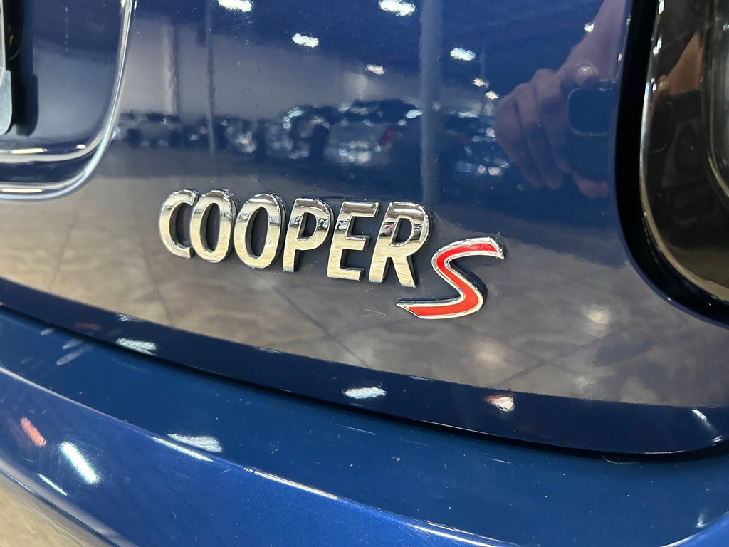 2016 MINI Cooper Image 14