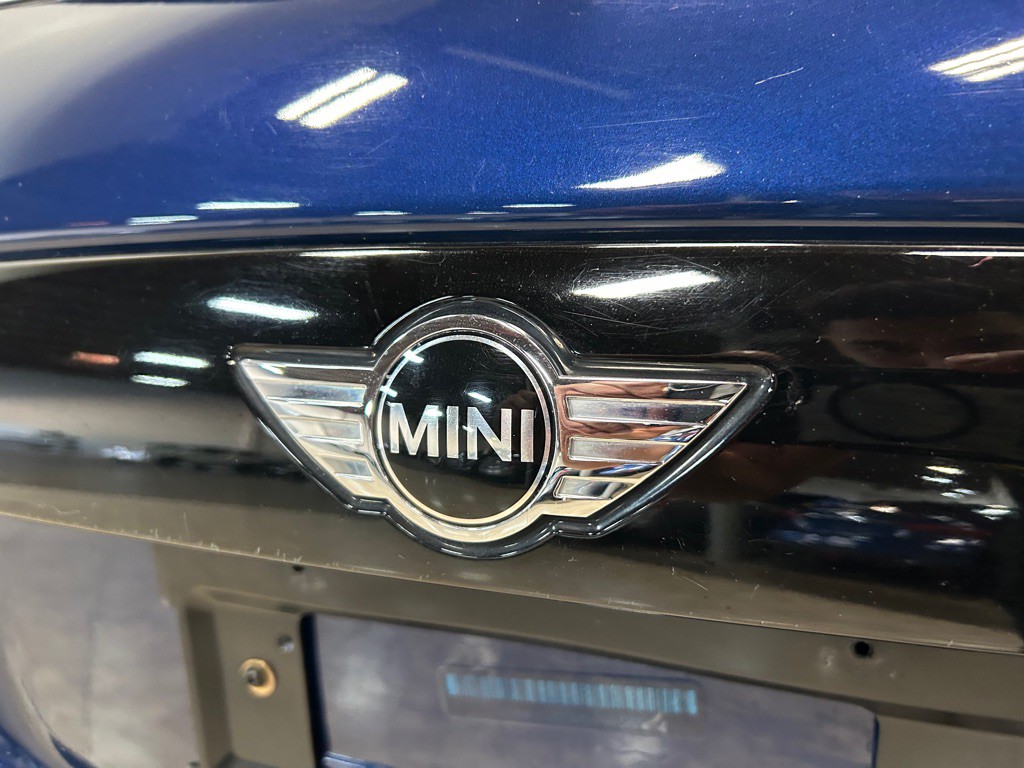 2016 MINI Cooper Image 15