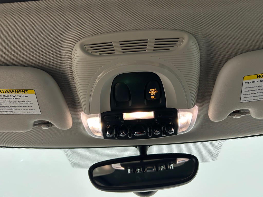 2016 MINI Cooper Image 25