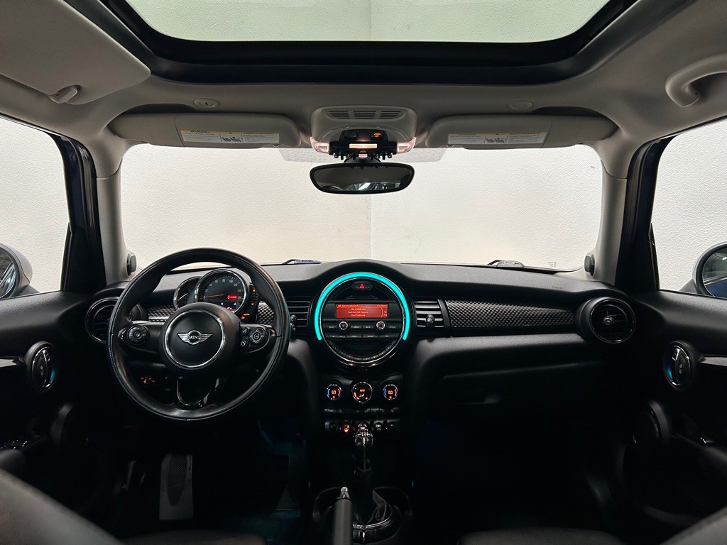 2016 MINI Cooper Image 33