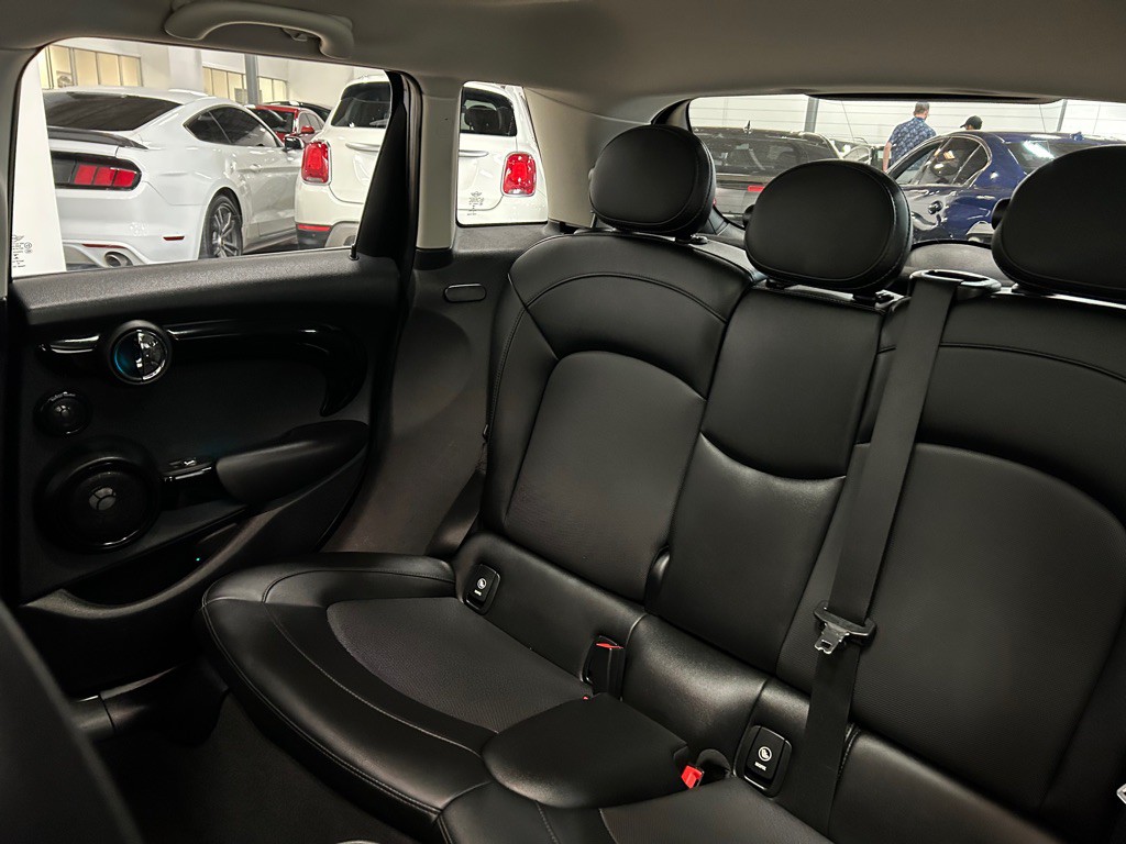 2016 MINI Cooper Image 37