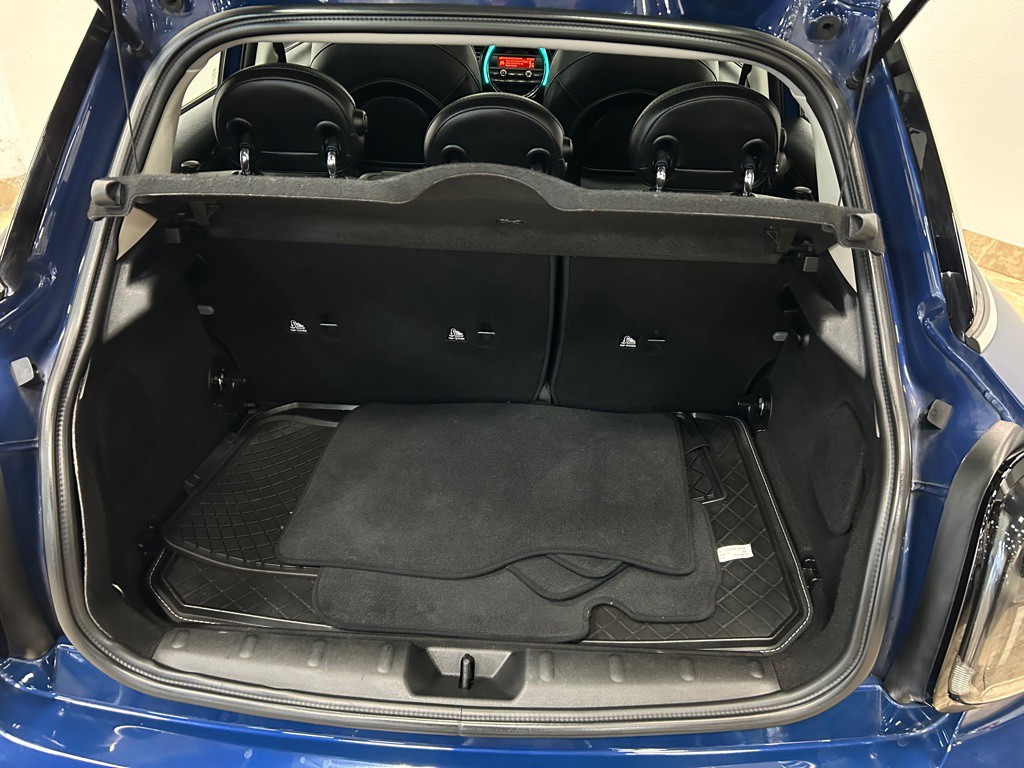 2016 MINI Cooper Image 42