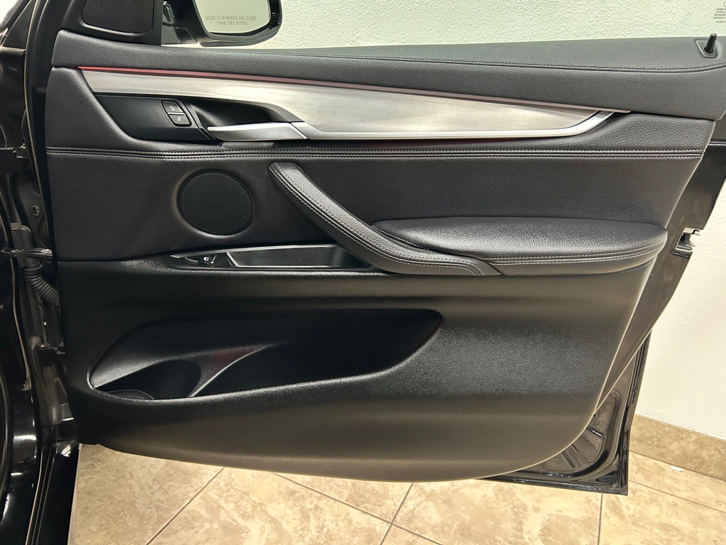 2018 BMW X6 Image 28
