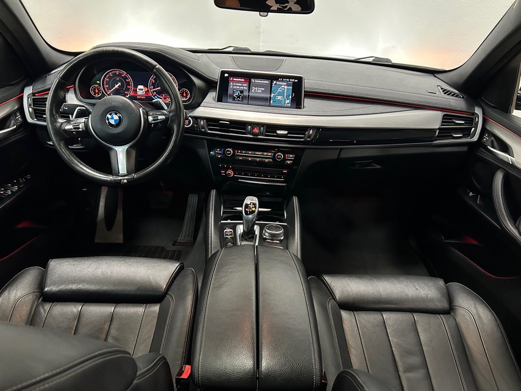 2018 BMW X6 Image 32