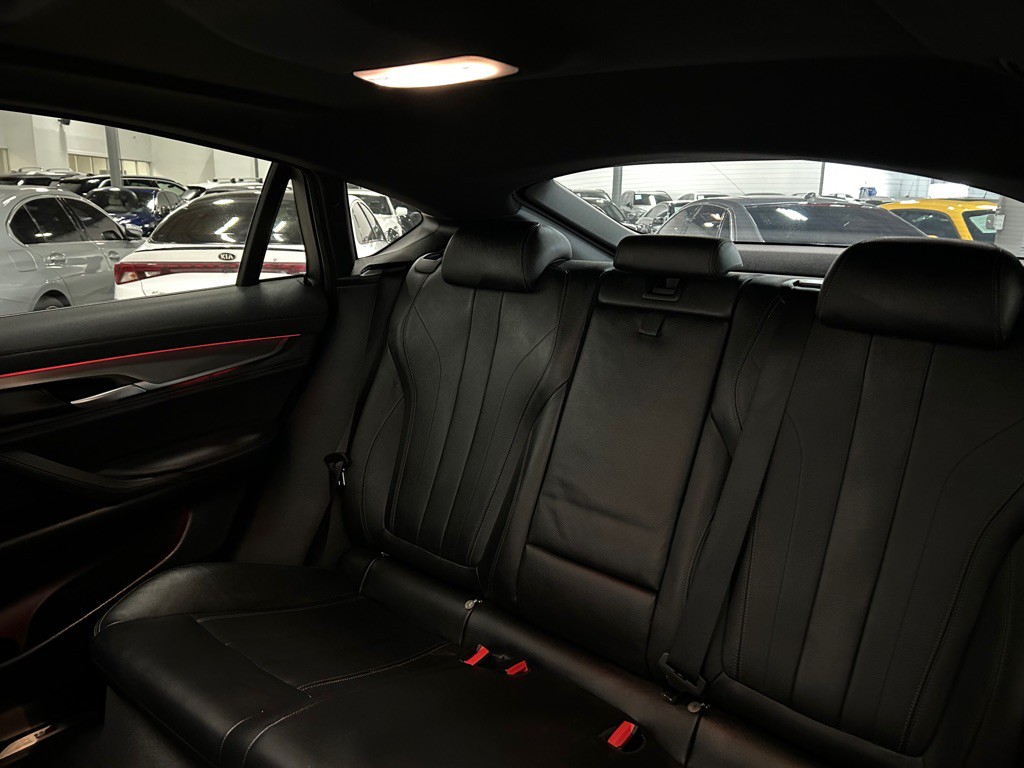 2018 BMW X6 Image 36