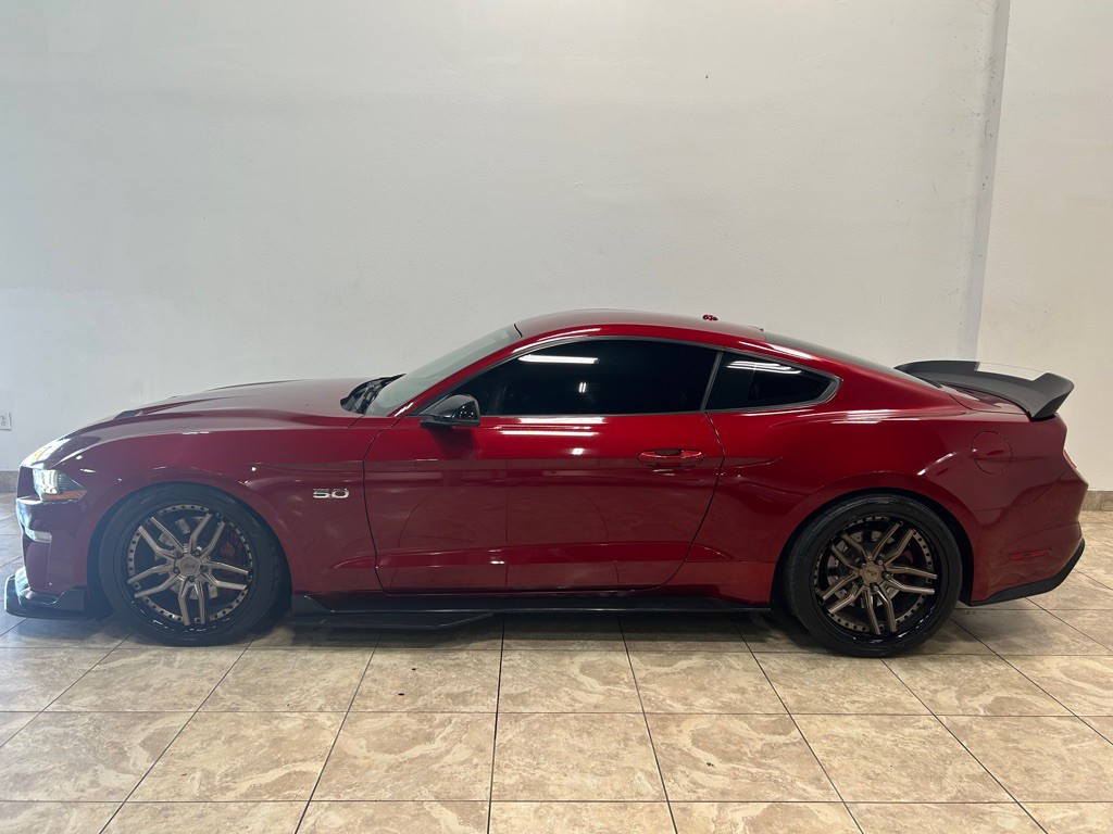 2019 Ford Mustang Image 2