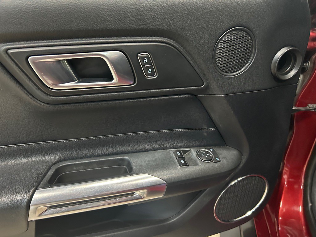 2019 Ford Mustang Image 17