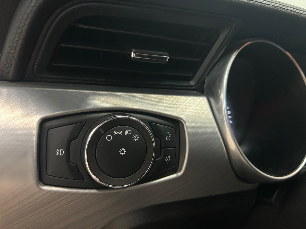 2019 Ford Mustang Image 18