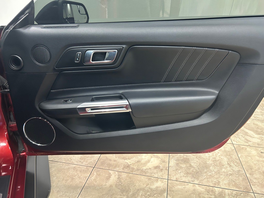 2019 Ford Mustang Image 30