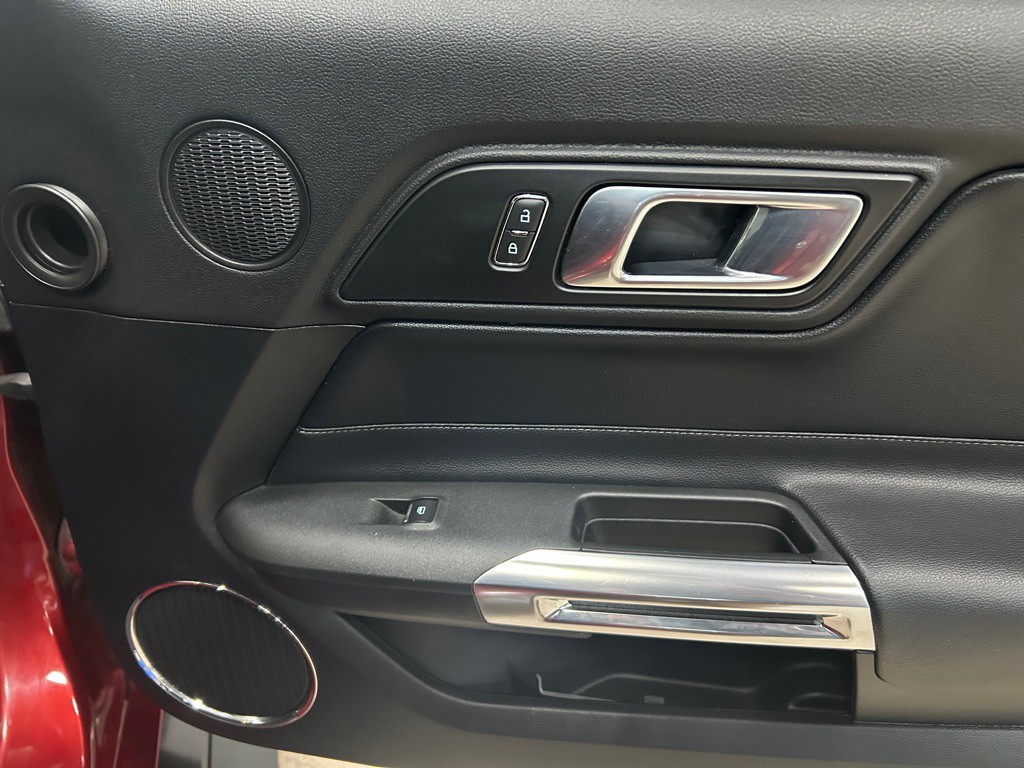2019 Ford Mustang Image 31