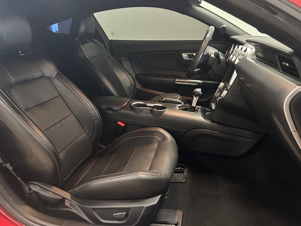 2019 Ford Mustang Image 33